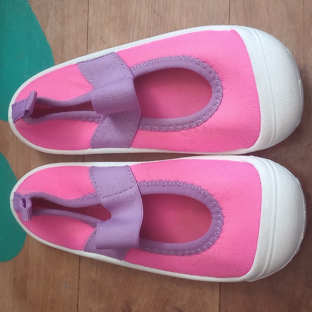 GUC Cat & Jack Pink Swim Water Shoes Size Large 9/10